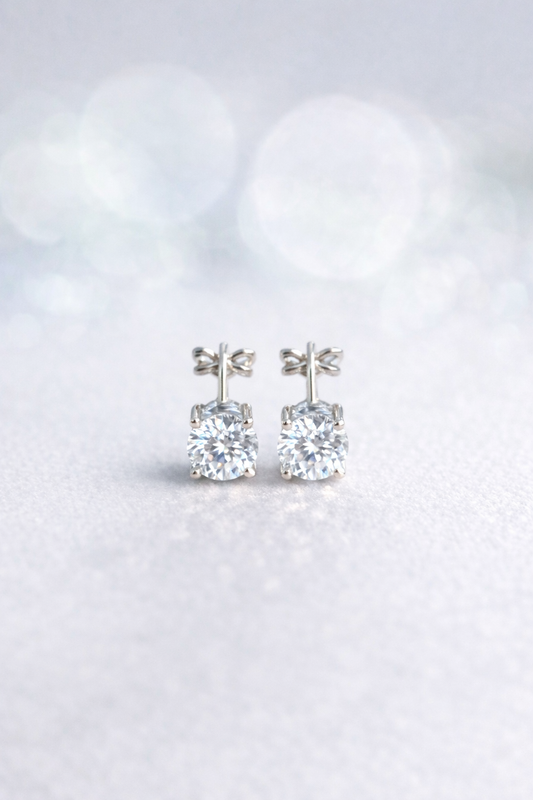 💎 The Signature Stud Earrings